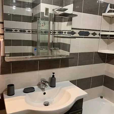 A 50 Metres De La Apartment *